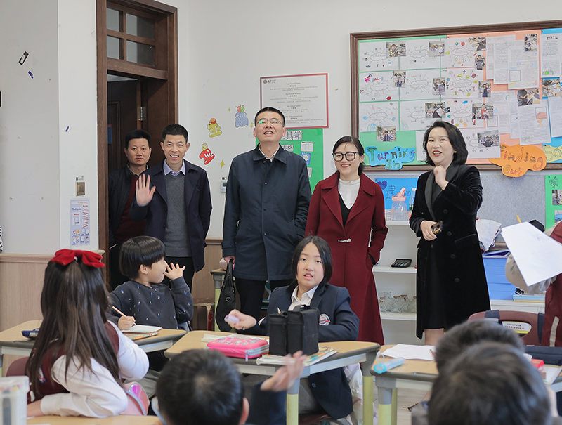 芜湖市副市长朱的娥一行赴YH533388银河公学考察